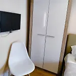 Eveline House 아파트