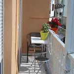 Eveline House 아파트 *