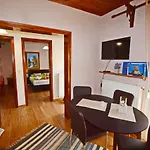 Eveline House 아파트 *