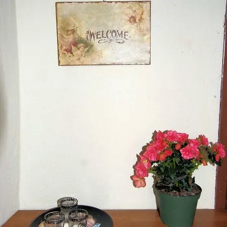 Eveline House * Kallirákhi