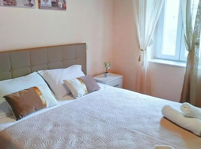 Apartment Eveline House *