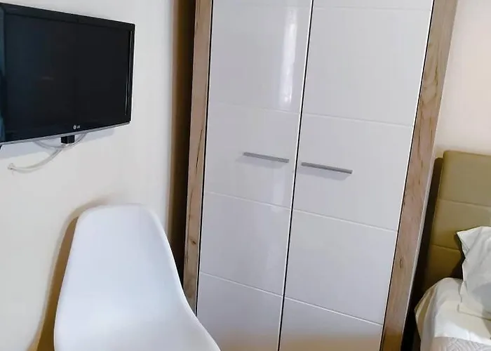 Eveline House Apartment